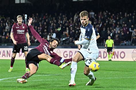 Salernitana Sconfitta Dal Lecce La Serie B Si Avvicina Nuove Cronache