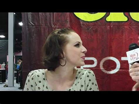 Piranha 3D Cast Celebrity Porn Star Gianna Michaels Interviewed At The AVN Awards XVIDEOS