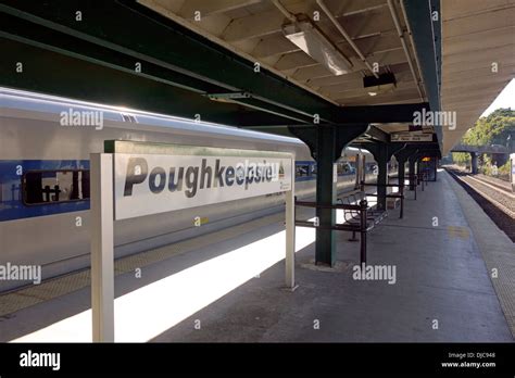 Poughkeepsie New York Metro-North railroad station Stock Photo - Alamy