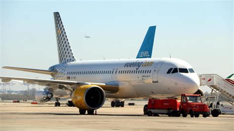 Vueling Cancela Vuelos Casi La Mitad De Ellos En El Prat Por La