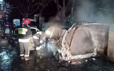 Momentul In Care O Masina Arde Ca O Torta Pe O Strada Din Orasul Codru