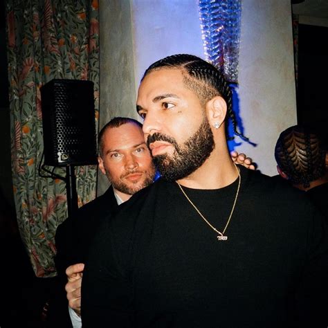 Drake Debuts Miskeen Face Tattoo Fans Clown Him