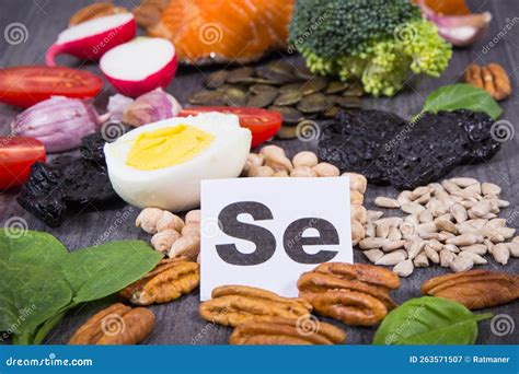 Healthy Food Containing Natural Selenium Fiber And Other Vitamins And