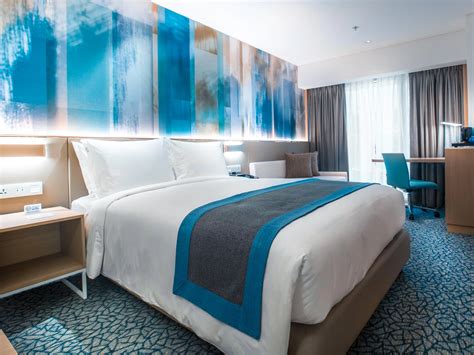 Holiday Inn Express Manila Newport City Guest Room And Suite Options