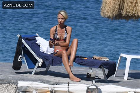 LADY VICTORIA HERVEY Nude AZNude