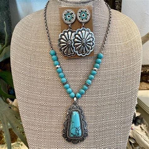 Navaho Turquoise Necklace And Earrings Set Very Nice Set Silver