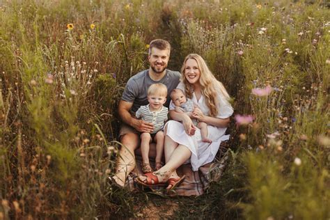 Wingenroth Family | Wildflower Fields Family Portraits - Showit Blog