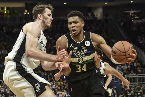 Game Preview San Antonio Spurs Vs Milwaukee Bucks Pounding The Rock