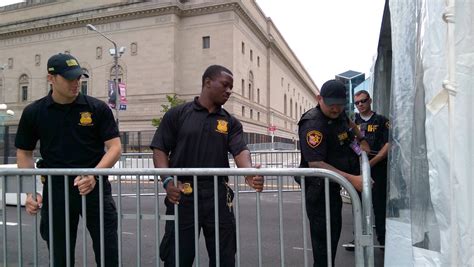 “SecretService: USSS Uniformed Division Officers secure perimeter in ...