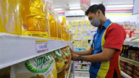 HARGA Minyak Goreng Terbaru Di Alfamart Dan Indomaret Per 1 Juni 2022