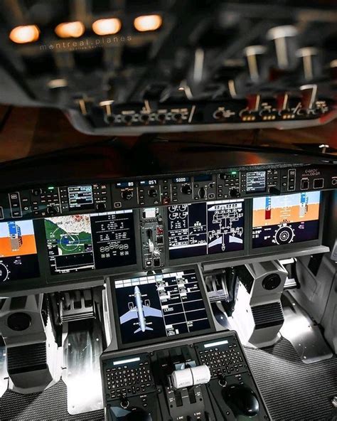 A220-300 cockpit | Aviao