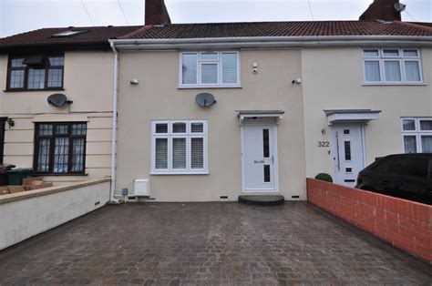 Porters Avenue Dagenham Rm8 4 Bed Terraced House £1 800 Pcm £415 Pw