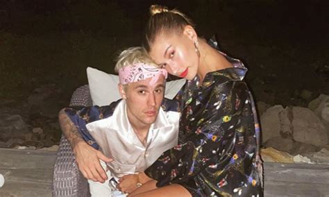 Justin Bieber Hailey Baldwin New Years Eve Kiss Goes Viral Photo