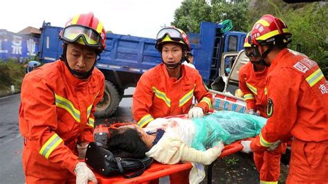 西昌市黄联镇发生一起交通事故，一名司机不幸身亡，现场惨烈 汽车 安全出行 好看视频