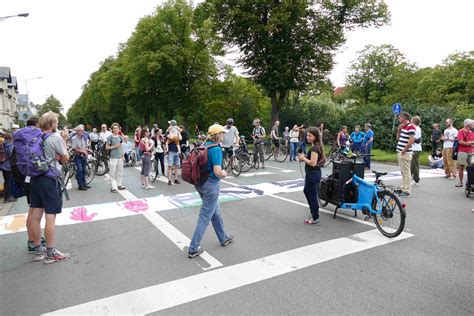 So Schaffen Wir Platz F R Den Fu Und Radverkehr In Der