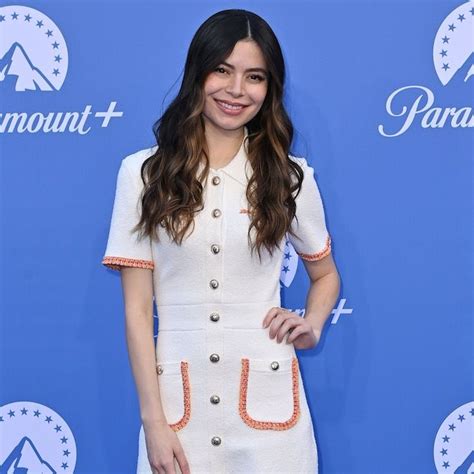 Miranda Cosgrove Reveals She Looks Back On Her Icarly Experience