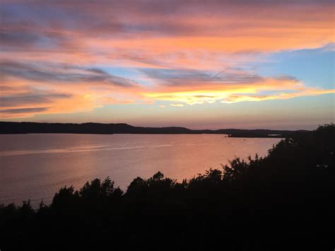 Sunset Over Tablerock Lake In Branson Missouri Table Rock Lake Lake