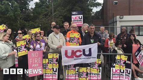 Richmond Upon Thames College Teachers Strike Over Fire And Rehire