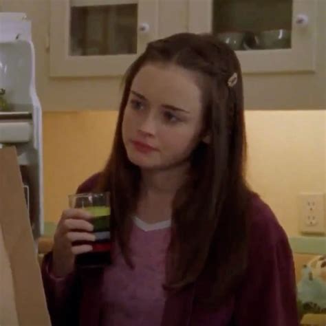 Gilmore Girls Season 1 Lq Icons Pfp Rory Gilmore In 2024 Gilmore Girls Gilmore Girls Seasons