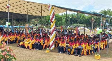 152 GRADUATE FROM WAWIN NATIONAL SCHOOL OF EXCELLENCE : PNG Haus Bung