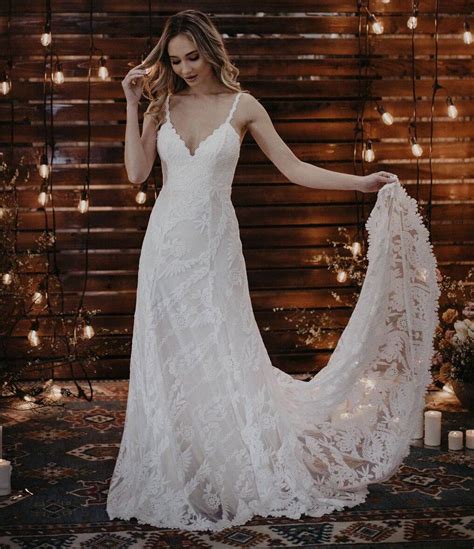 Simple White Lace Wedding Dresses