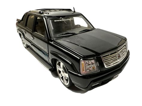 Cadillac Escalade Ext Pickup Anson Details