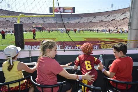 Thanks To The Coliseum Peristyle Club And Field Suites Usc Fans Can Enjoy The Perfect Game Day