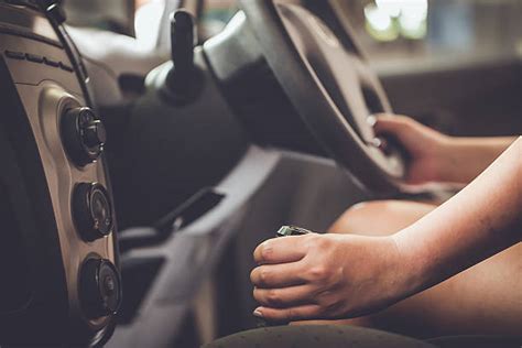Should You Learn To Drive A Manual Or Automatic Car