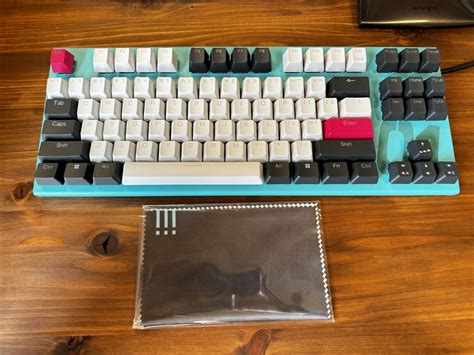 REALFORCE 初音ミク GX1 Keyboard 買ってみた 0と1の反復横跳び