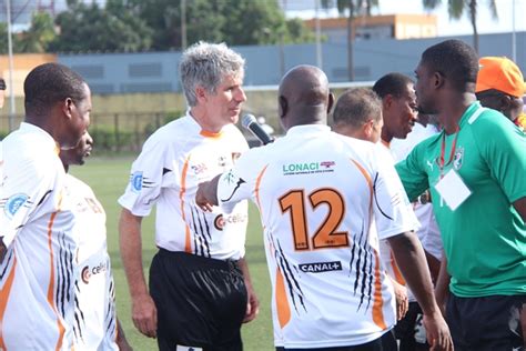 Nuit Du Football Africain Un Match De Gala Oppose Des L Gendes Du