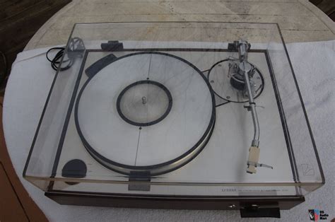 Luxman PD 300 Belt Drive Turntable Luxman VS 300 Vacuum Unit SAEC WE