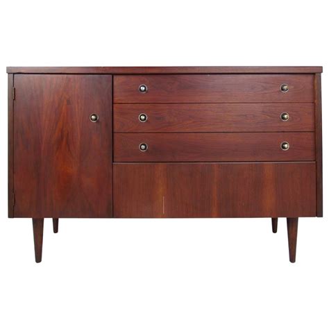 Mid Century Modern Credenza By Bassett For Sale At 1stdibs Bassett Mid Century Credenza