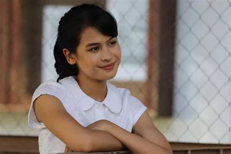 Potret Maudy Ayunda Jadi Jubir Dalam Pembacaan Informasi Presidensi G