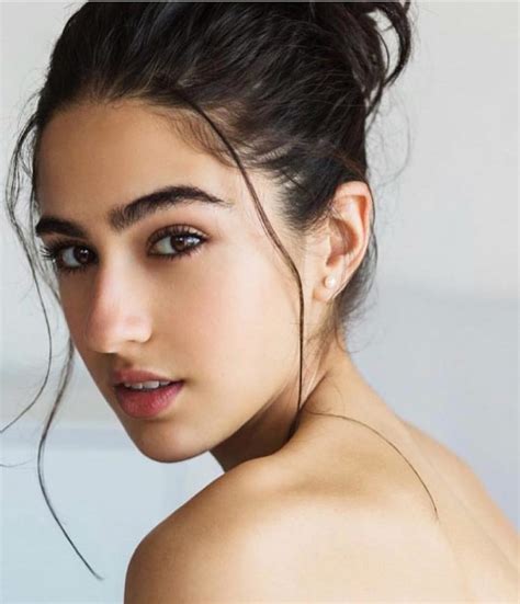 27 Photos Of Sara Ali Khan The Gorgeous And Beautiful Daughter Of Saif