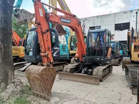 DOOSAN DX60 9C Tracked Excavator For Sale China Shanghai LB30478