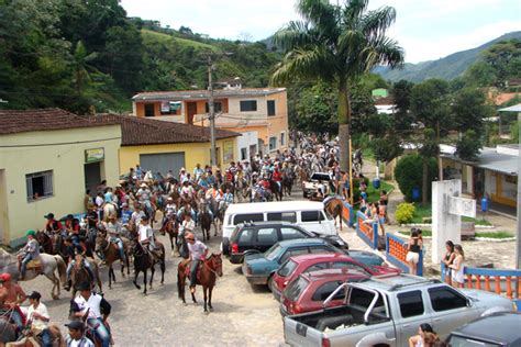 Fest Country E Cavalgada De Santa Rita De Jacutinga Homenageia