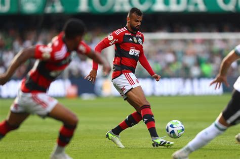 Fabrício Bruno Sofre Fratura No Nariz Mas Não Deve Desfalcar Flamengo