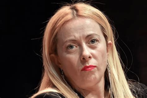 Politico Stronca Ancora Una Volta Giorgia Meloni Questa Volta Sull