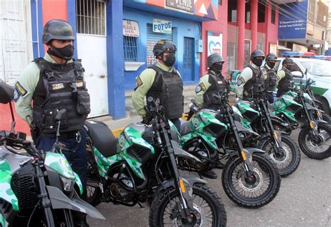 Alcalde De Pto Cabello Entregó Nuevas Unidades A Policía Yvke Mundial De La Mano Con El Pueblo