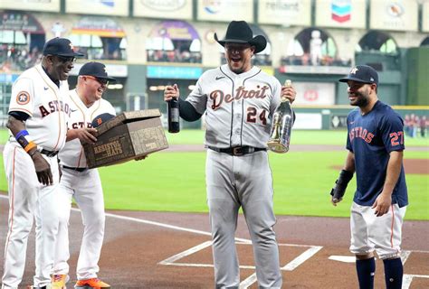 Houston Astros Offense Erupts To Win Series Finale Vs Tigers