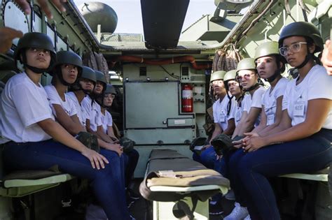 Marinha Inicia A Primeira Turma Mulheres No Curso De Soldados