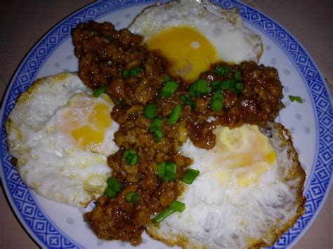 Cooking Pleasure Fried Eggs With Minced Meat