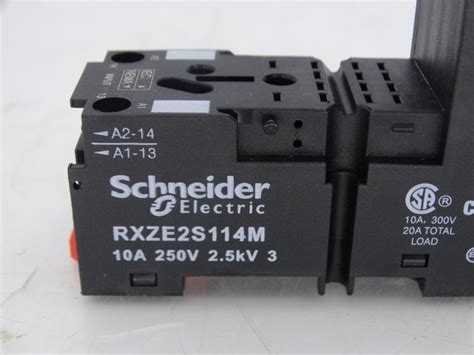 Schneider Electric RXZE2S114M Relay Socket