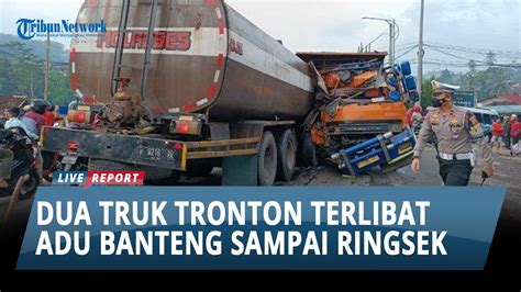 Dua Truk Tronton Terlibat Adu Banteng Di Jalan Raya Sukabumi Bogor