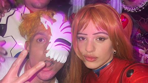 Rosalía sorprende con su disfraz otaku de Halloween