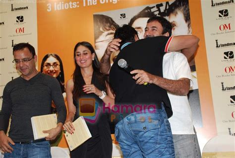 Kareena Kapoor Vidhu Vinod Chopra Sharman Joshi Madhavan At The 3