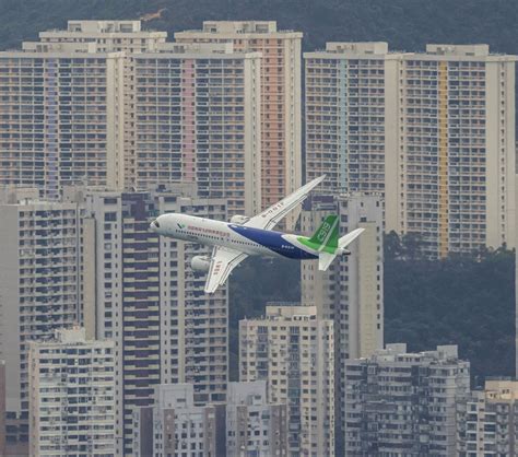 Foto Wajah Pesawat Penumpang Pertama Buatan China Siap Saingi Airbus