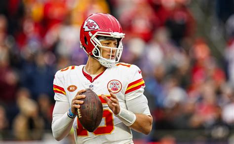 REPORT: Kansas City Chiefs Planning To Make Big Decision On Patrick Mahomes Contract - Gridiron ...