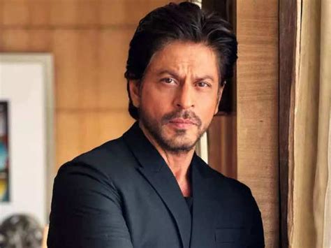 Shah Rukh Khan Accident News Shah Rukh Khan Meets With Accident During