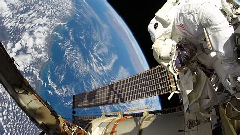 Nasa On Twitter Spacewalks In Hd Enjoy The Views From Four